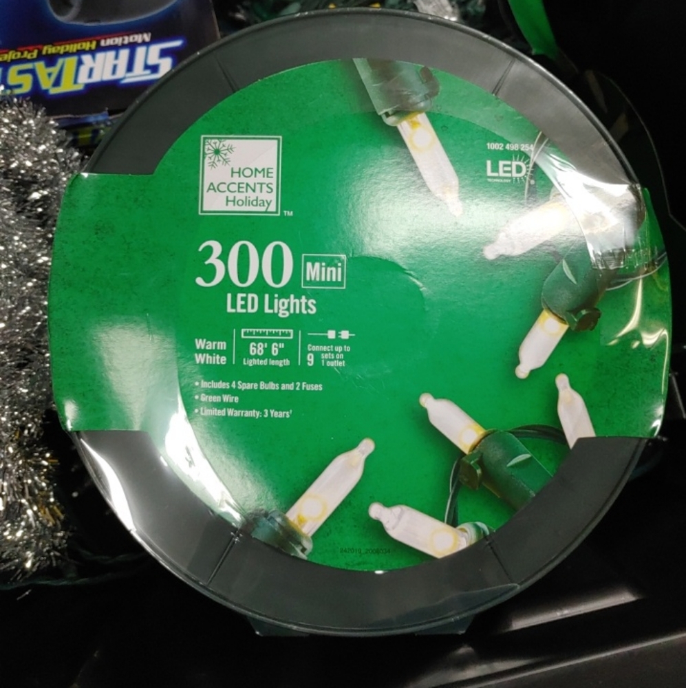 New roll of 300 LED light sting